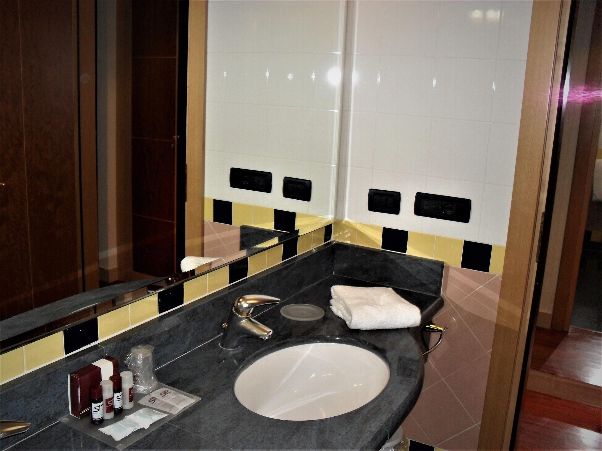 Eurocongressi Hotel Cavaion Veronese Bagian luar foto